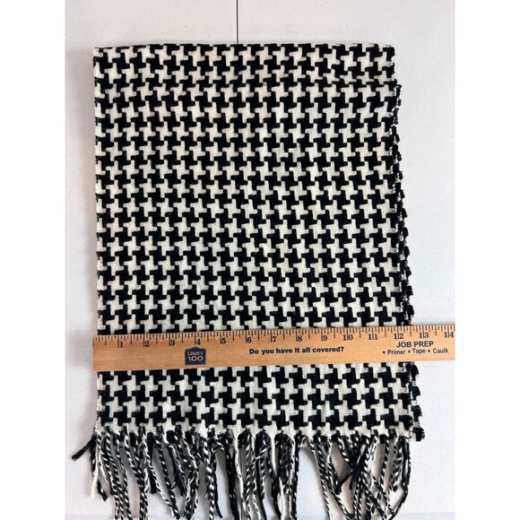 Cashmere Feel Soft 100% Acrylic Black & White Houndstooth Scarf 12" x 72" - Picture 6 of 8